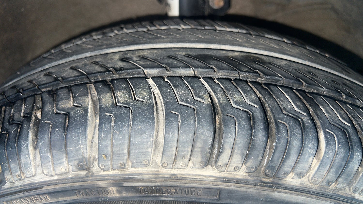 Used 2016 Maruti Suzuki Baleno Delta 1.2 Petrol Manual tyres RIGHT FRONT TYRE TREAD VIEW