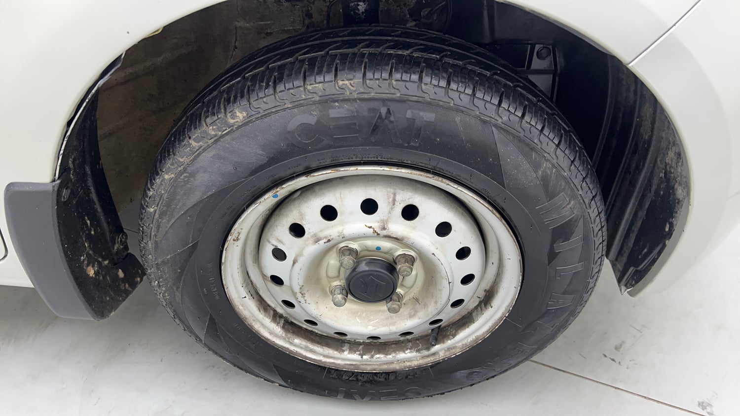 Used 2020 Maruti Suzuki Wagon R 1.0 LXi 1.0 Petrol Manual tyres RIGHT FRONT TYRE RIM VIEW