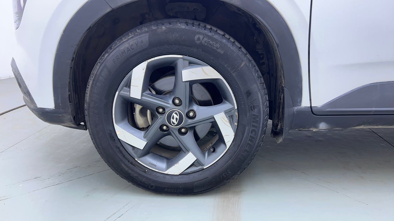 Used 2019 Hyundai Venue SX Plus 1.0 Turbo DCT Petrol Automatic tyres LEFT FRONT TYRE RIM VIEW