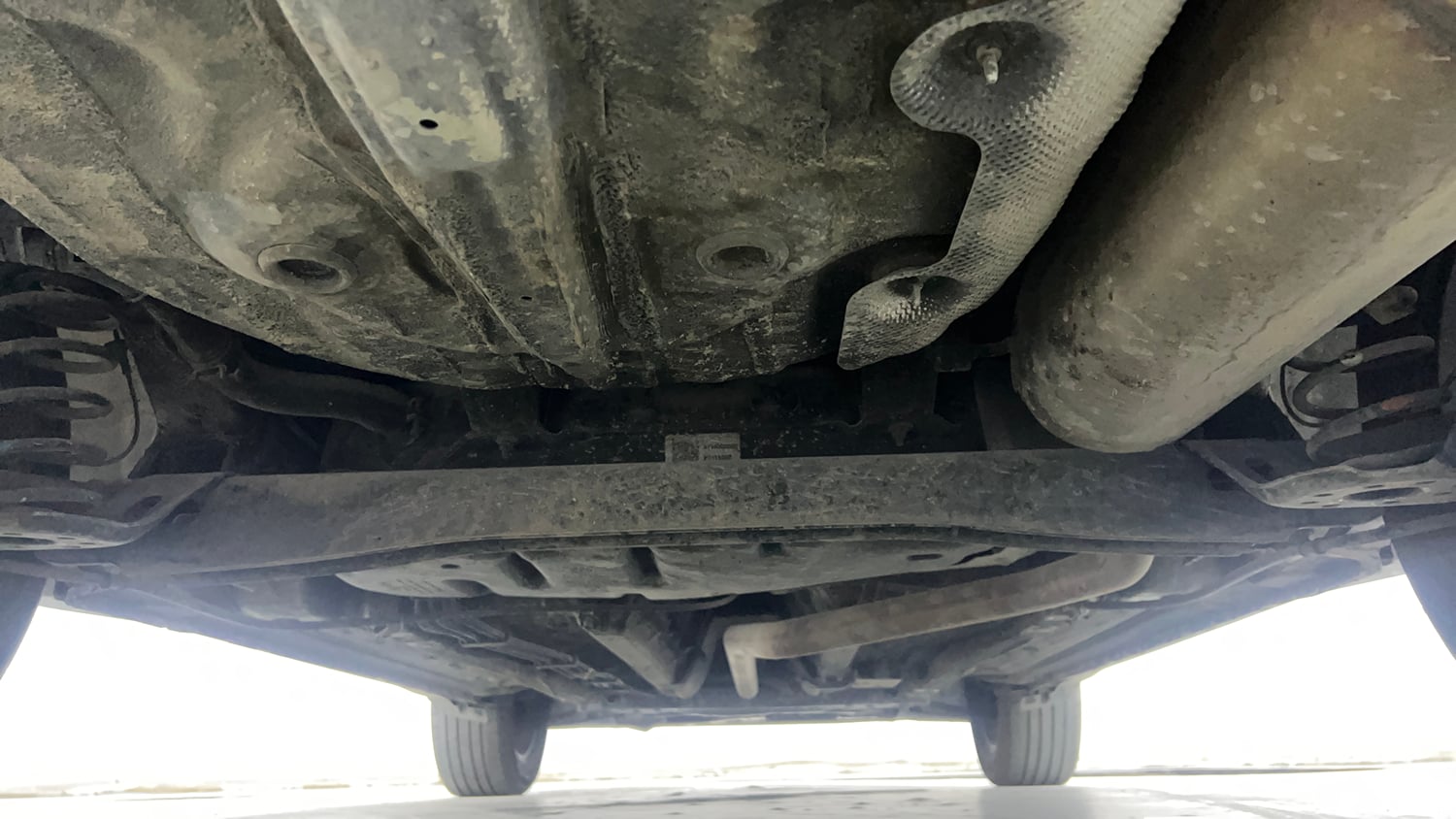 Used 2020 Kia Sonet GTX Plus 1.5 AT Diesel Automatic extra REAR UNDERBODY VIEW (TAKEN FROM REAR)