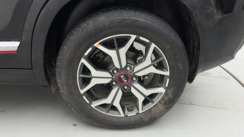 Used 2020 kia Seltos GTX Plus DCT 1.4 Petrol Automatic tyres LEFT REAR TYRE RIM VIEW