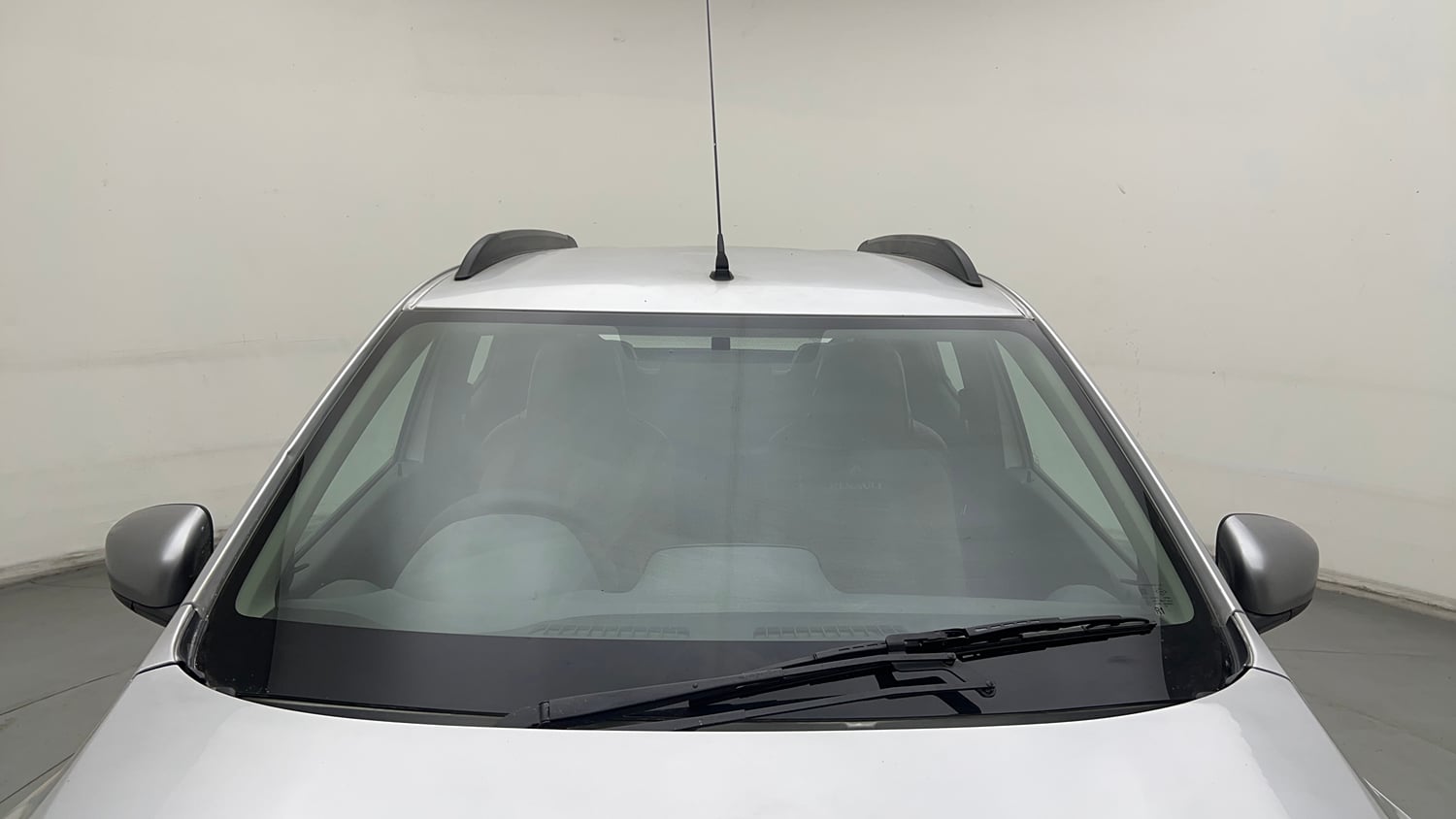 Used 2020 Renault Kwid RXT 1.0 Opt Petrol Manual exterior FRONT WINDSHIELD VIEW