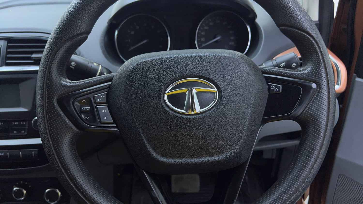 Used 2018 Tata Tigor Revotron XZA Petrol Automatic top_features Steering mounted controls