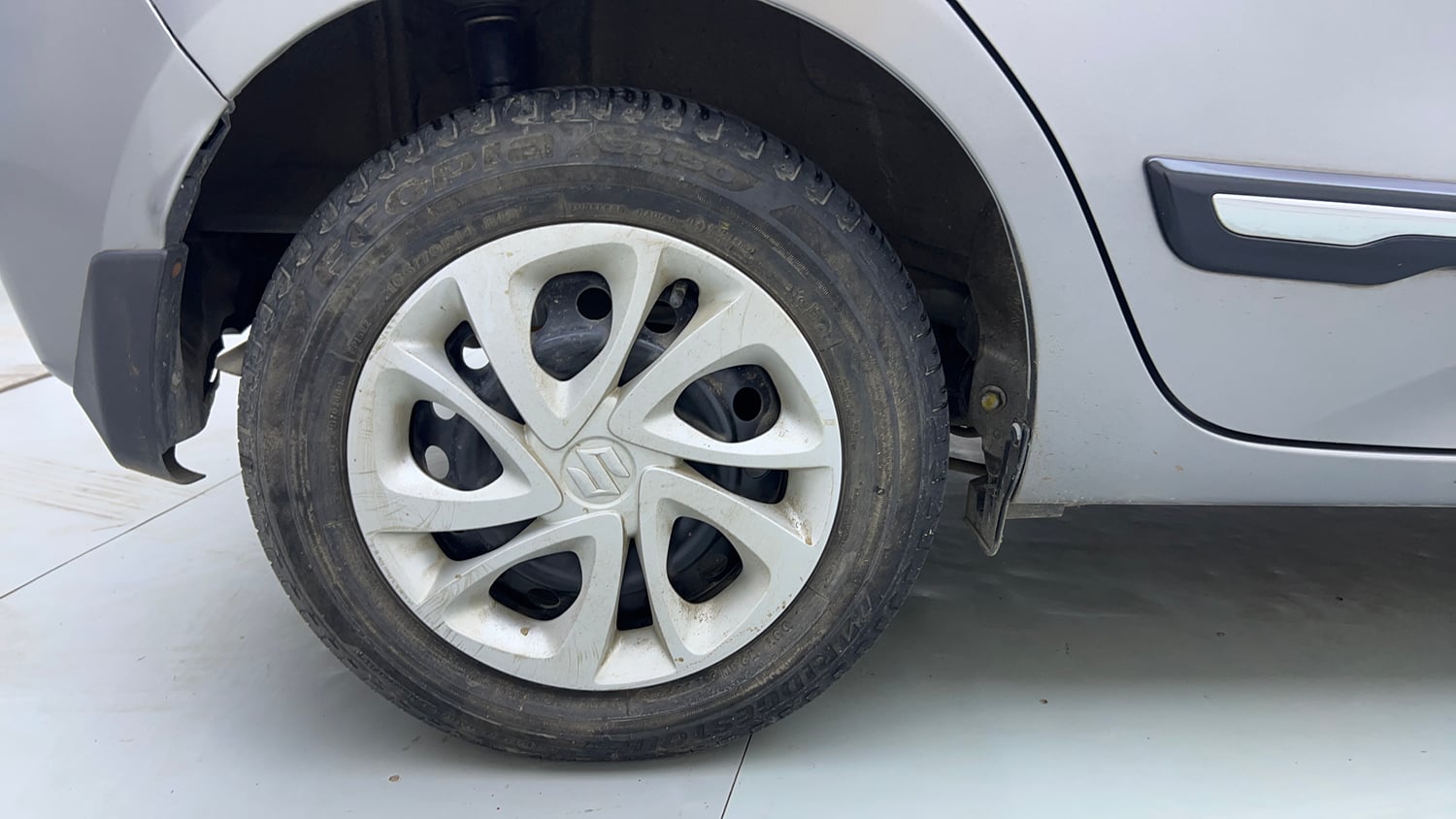 Used 2023 Maruti Suzuki Celerio ZXi Petrol Manual tyres RIGHT REAR TYRE RIM VIEW