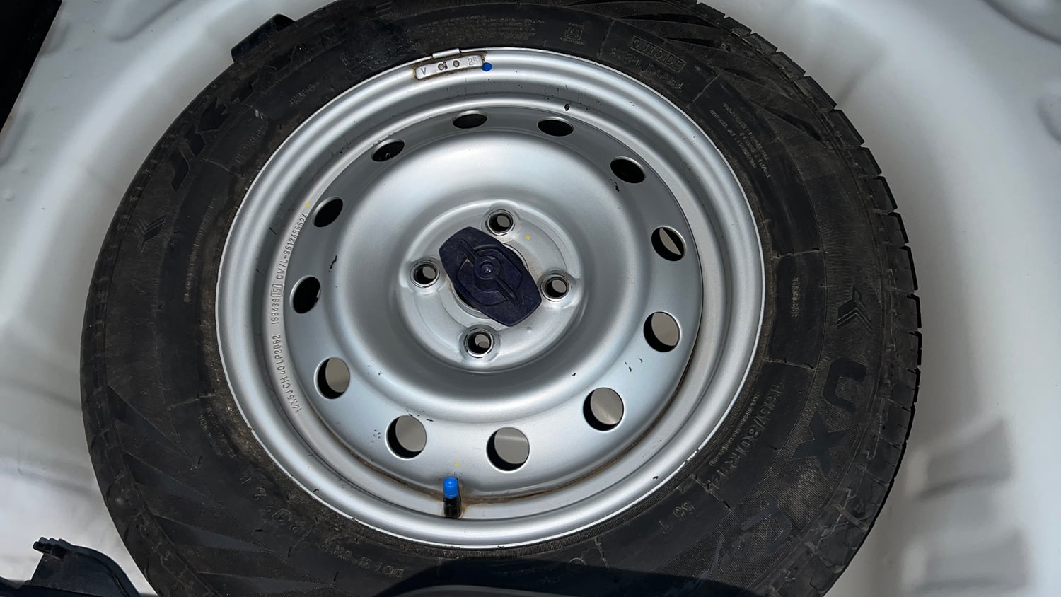 Used 2022 Maruti Suzuki Swift LXi Petrol Manual tyres SPARE TYRE VIEW