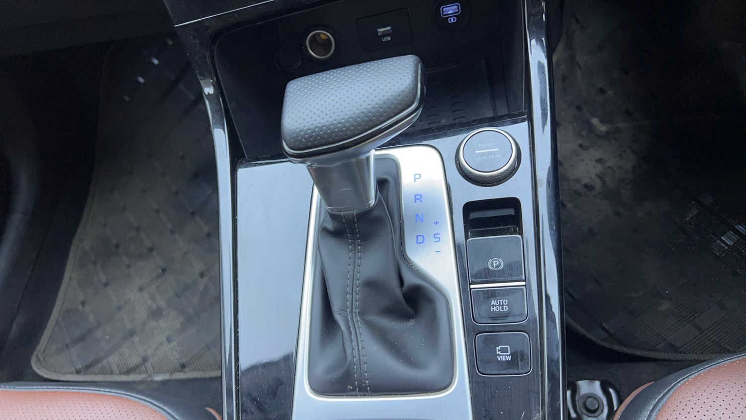 Used 2021 Hyundai Alcazar Platinum (O) 6 STR 2.0 Petrol AT Petrol Automatic interior GEAR  KNOB VIEW