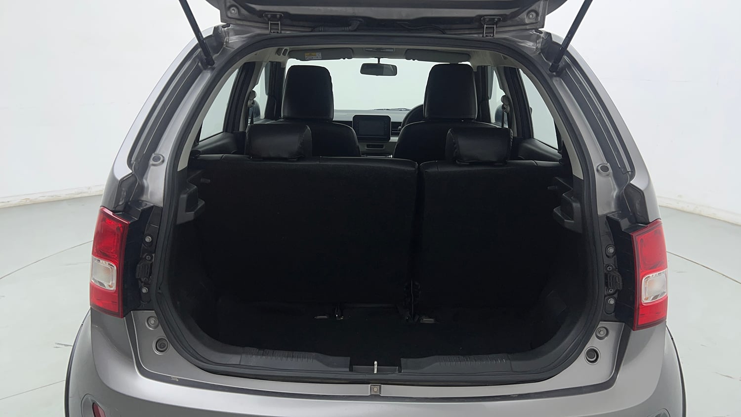 Used 2023 Maruti Suzuki Ignis Alpha 1.2 AMT Petrol Automatic interior DICKY INSIDE VIEW