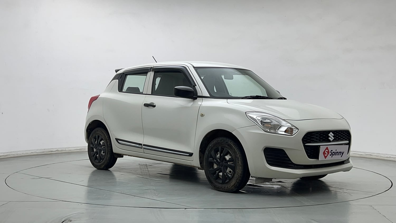 Used 2022 Maruti Suzuki Swift LXi Petrol Manual exterior RIGHT FRONT CORNER VIEW