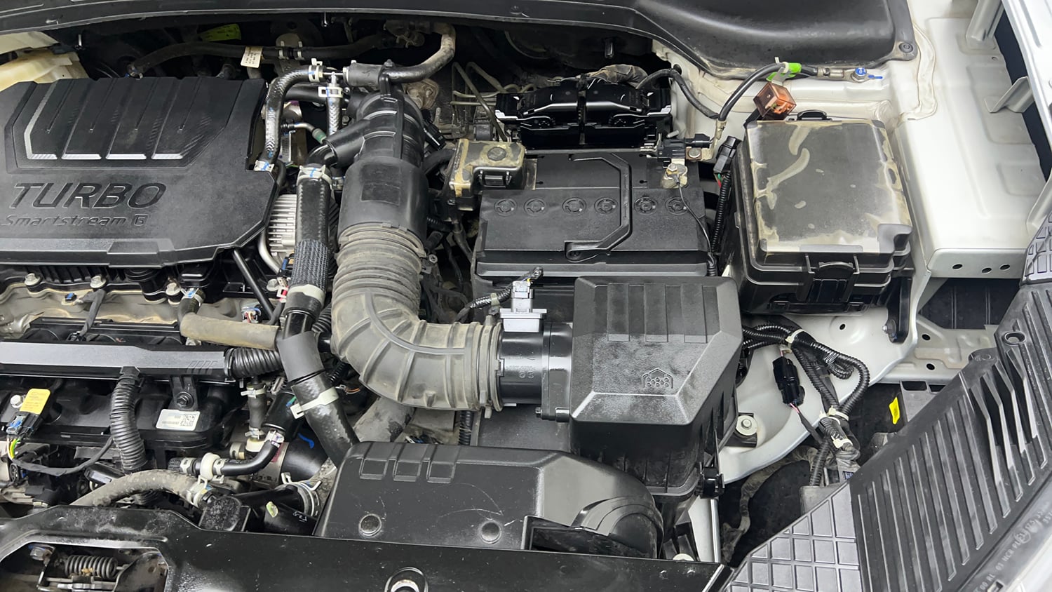 Used 2023 Hyundai Alcazar Platinum 7 STR 1.5 Turbo Petrol Petrol Manual engine ENGINE LEFT SIDE VIEW