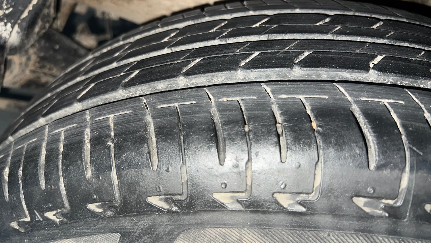 Used 2023 Maruti Suzuki Ignis Alpha 1.2 AMT Petrol Automatic tyres LEFT REAR TYRE TREAD VIEW