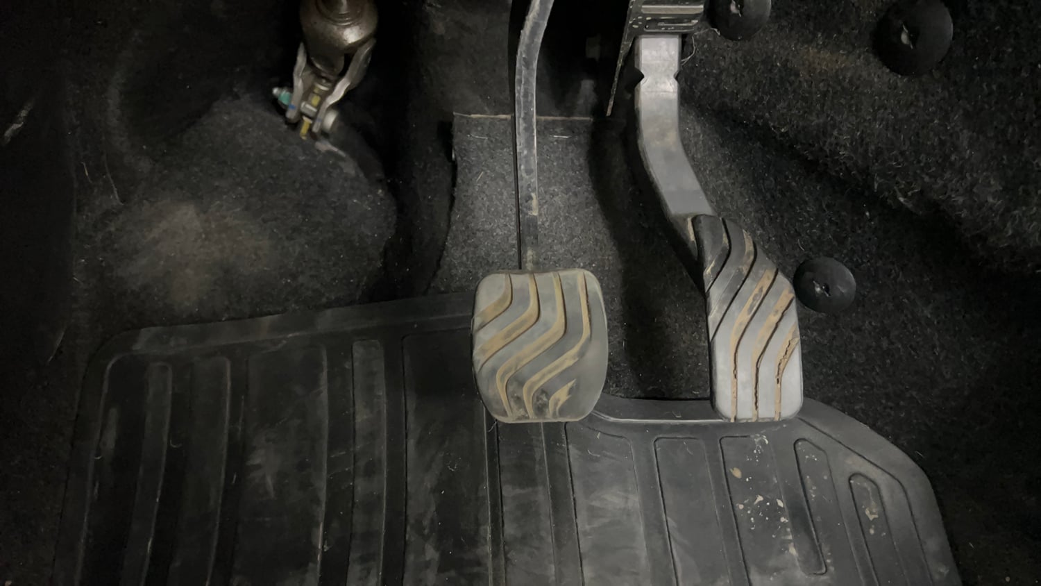 Used 2022 Renault Triber RXT EASY-R AMT Petrol Automatic interior PEDALS VIEW