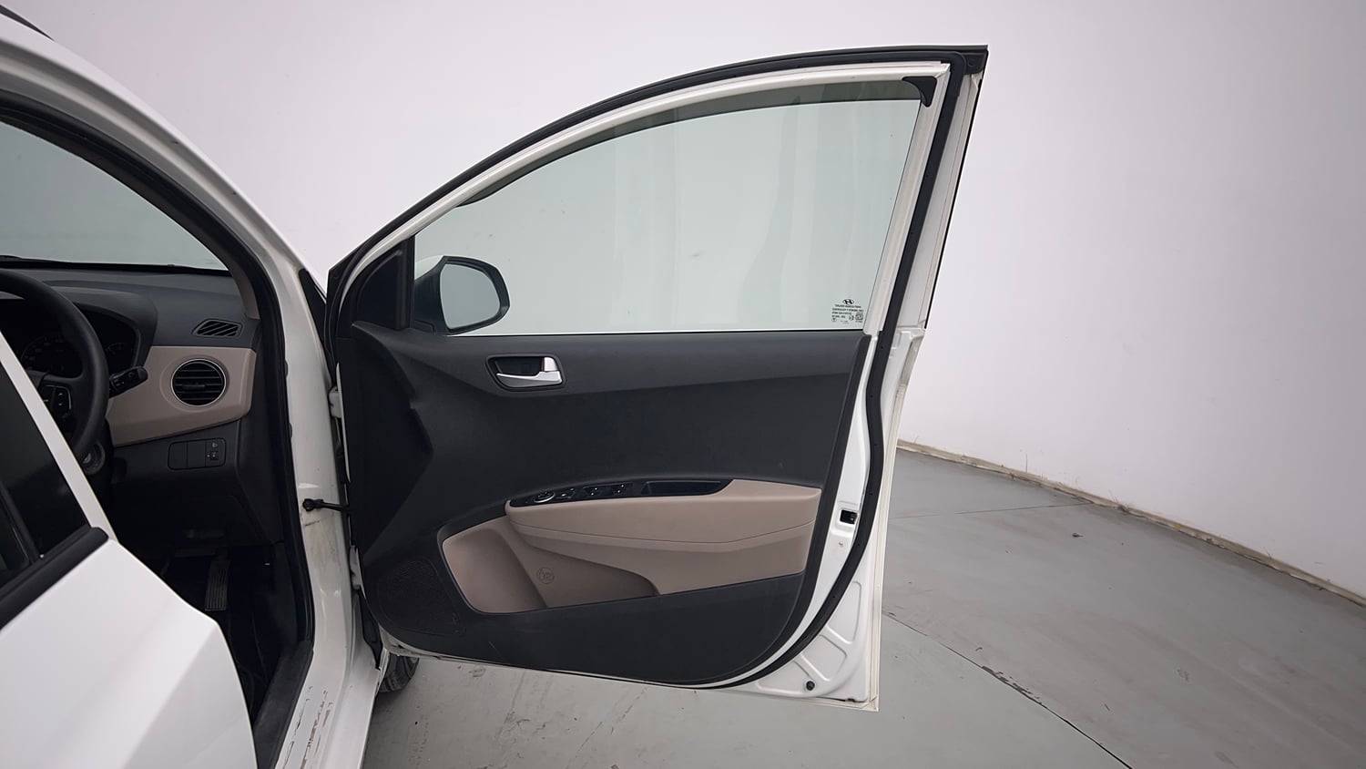 Used 2017 Hyundai Grand i10 Sportz (O) 1.2 Kappa VTVT Petrol Manual interior RIGHT FRONT DOOR OPEN VIEW