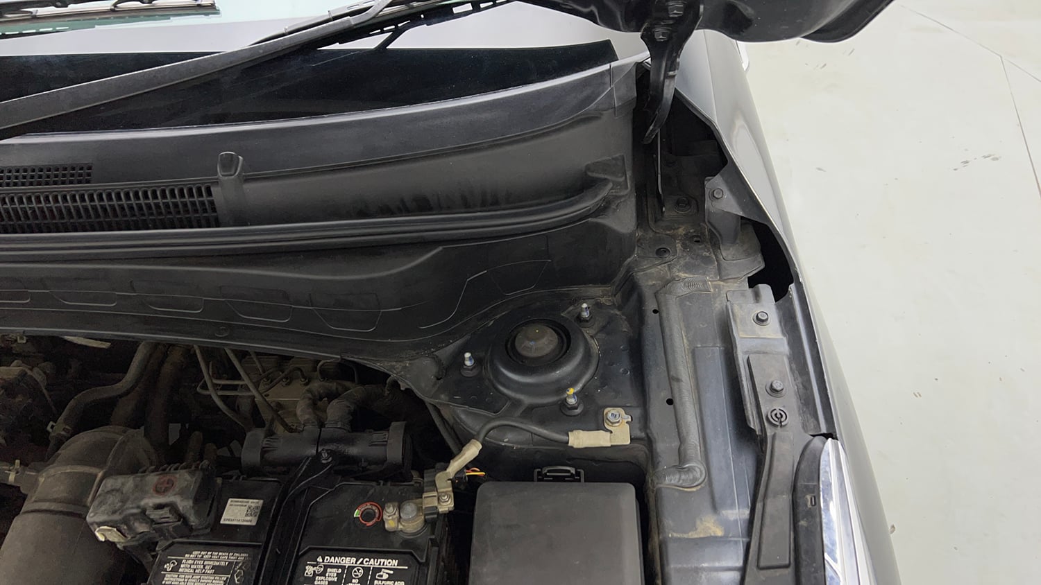 Used 2022 Kia Seltos GTX Plus 1.4 DCT Petrol Automatic engine ENGINE LEFT SIDE HINGE & APRON VIEW