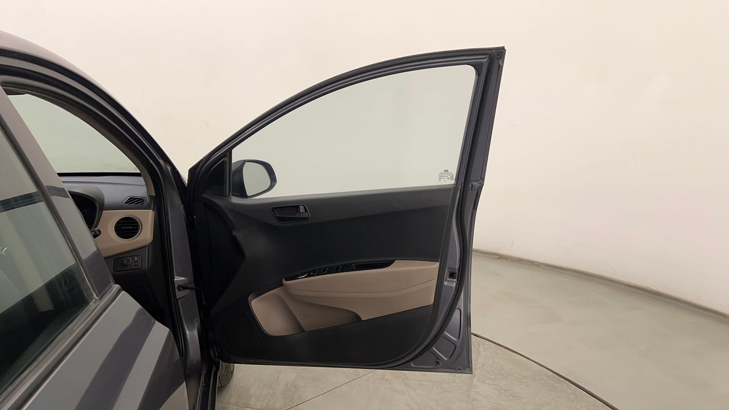 Used 2016 Hyundai Grand i10 Magna 1.2 Kappa VTVT CNG (outside fitted) Cng Manual interior RIGHT FRONT DOOR OPEN VIEW