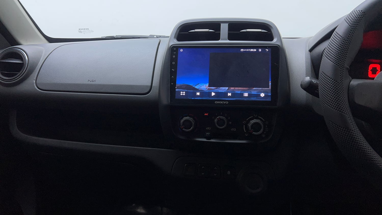 Used 2017 Renault Kwid 1.0 RXT Petrol Manual interior MUSIC SYSTEM & AC CONTROL VIEW