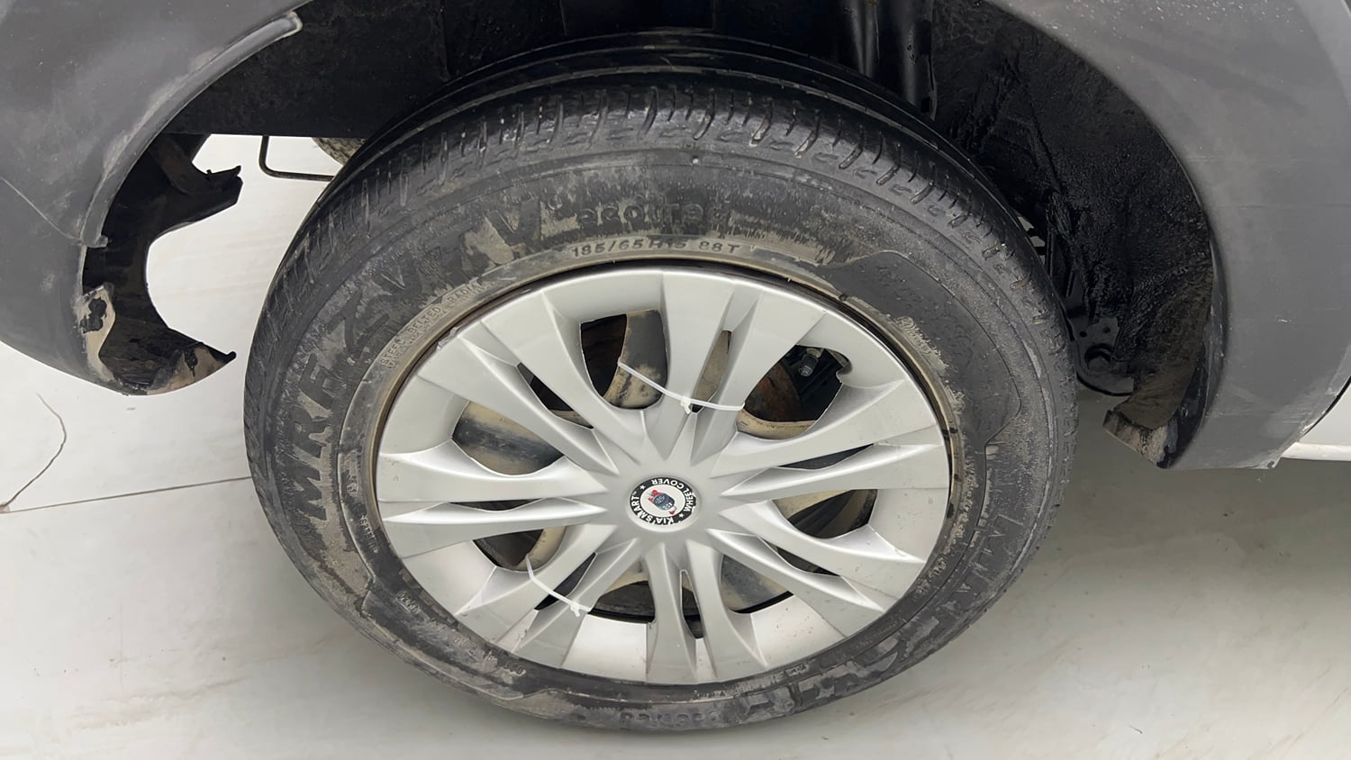 Used 2021 Renault Triber RXZ Petrol Manual tyres RIGHT REAR TYRE RIM VIEW