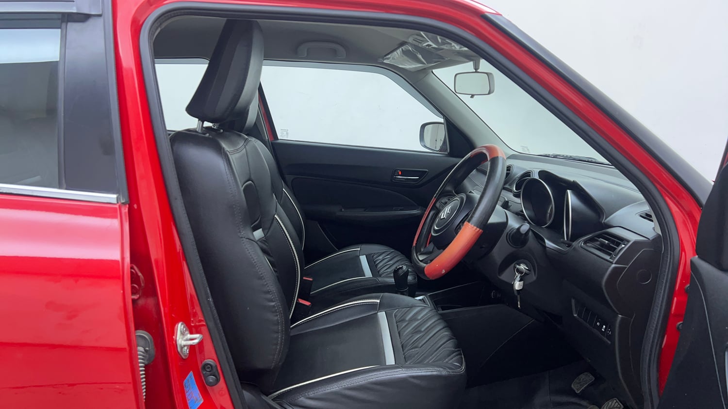 Used 2023 Maruti Suzuki Swift VXi Petrol Manual interior RIGHT SIDE FRONT DOOR CABIN VIEW