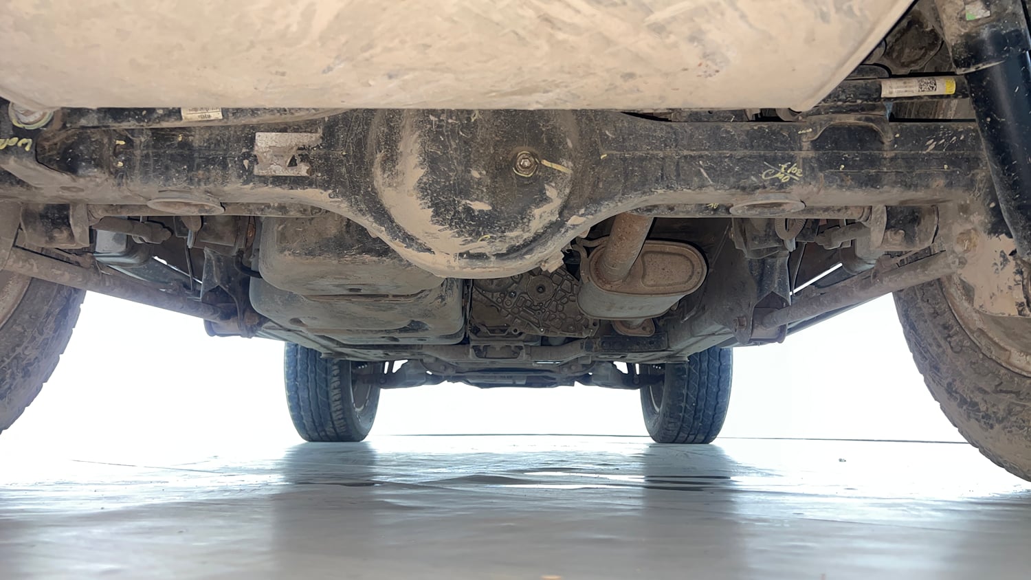 Used 2021 mahindra Thar LX Hard Top Petrol AT 4WD Petrol Automatic extra REAR UNDERBODY VIEW (TAKEN FROM REAR)
