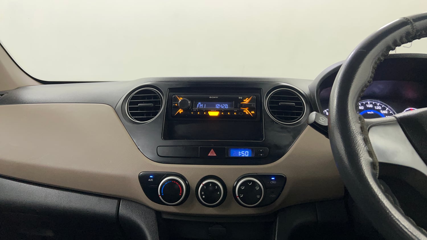 Used 2016 Hyundai Grand i10 Magna 1.2 Kappa VTVT CNG (outside fitted) Cng Manual interior MUSIC SYSTEM & AC CONTROL VIEW