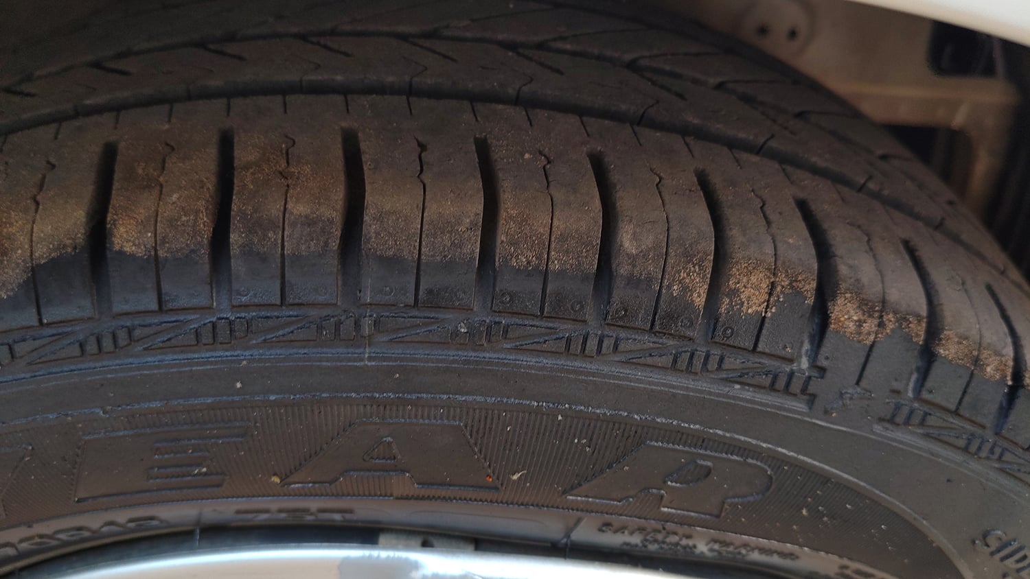 Used 2017 Hyundai Eon Magna + Petrol Manual tyres RIGHT FRONT TYRE TREAD VIEW