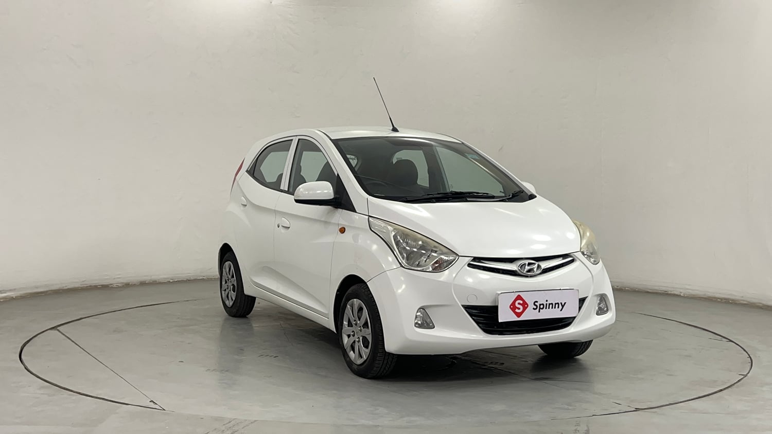 Used 2016 Hyundai Eon 1.0 Kappa Magna + (O) Petrol Manual exterior RIGHT FRONT CORNER VIEW