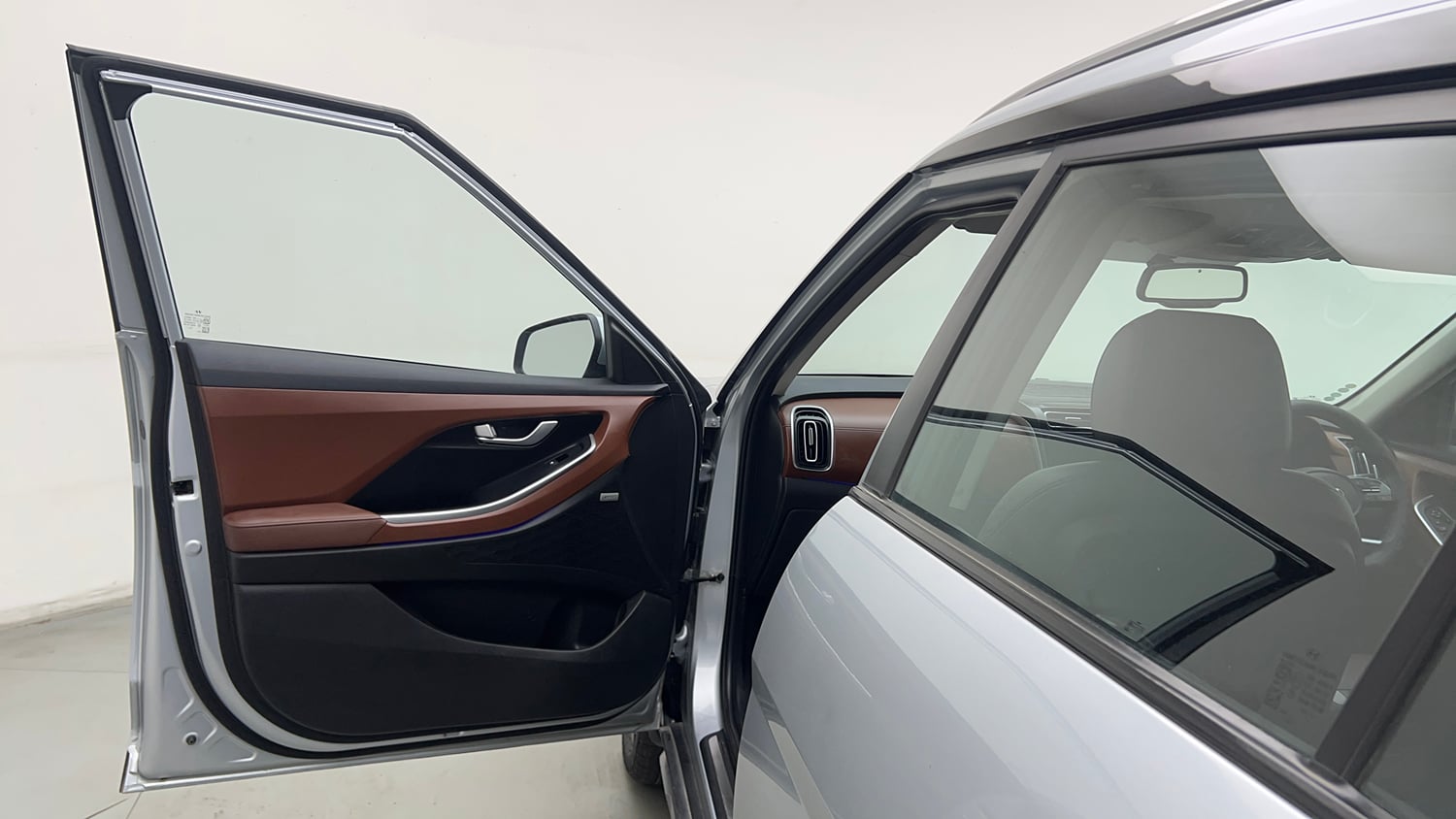 Used 2023 Hyundai Alcazar Platinum 7 STR 1.5 Turbo Petrol Petrol Manual interior LEFT FRONT DOOR OPEN VIEW