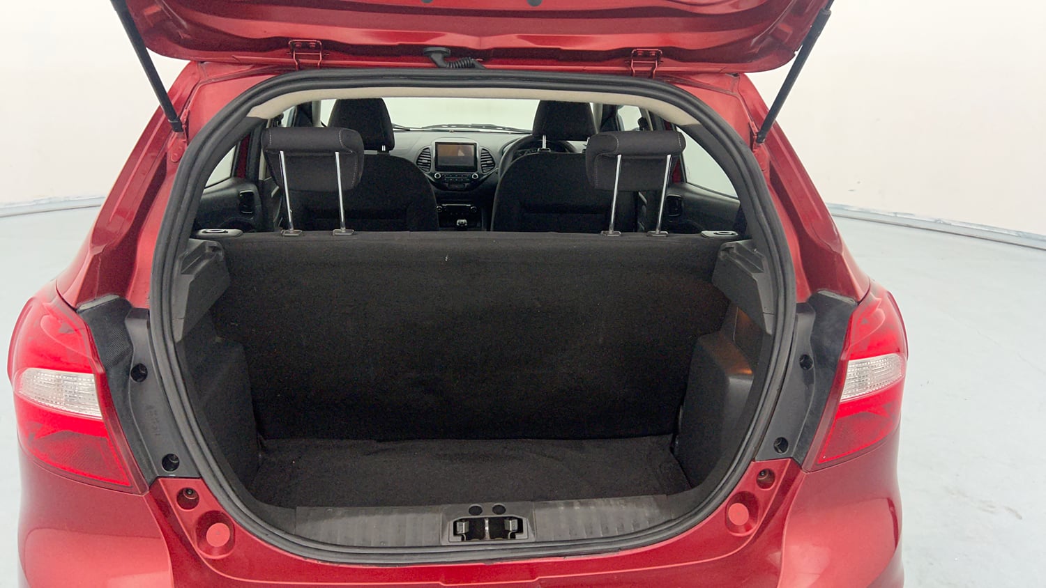 Used 2019 Ford Figo Titanium 1.2 Ti-VCT MT Petrol Manual interior DICKY INSIDE VIEW