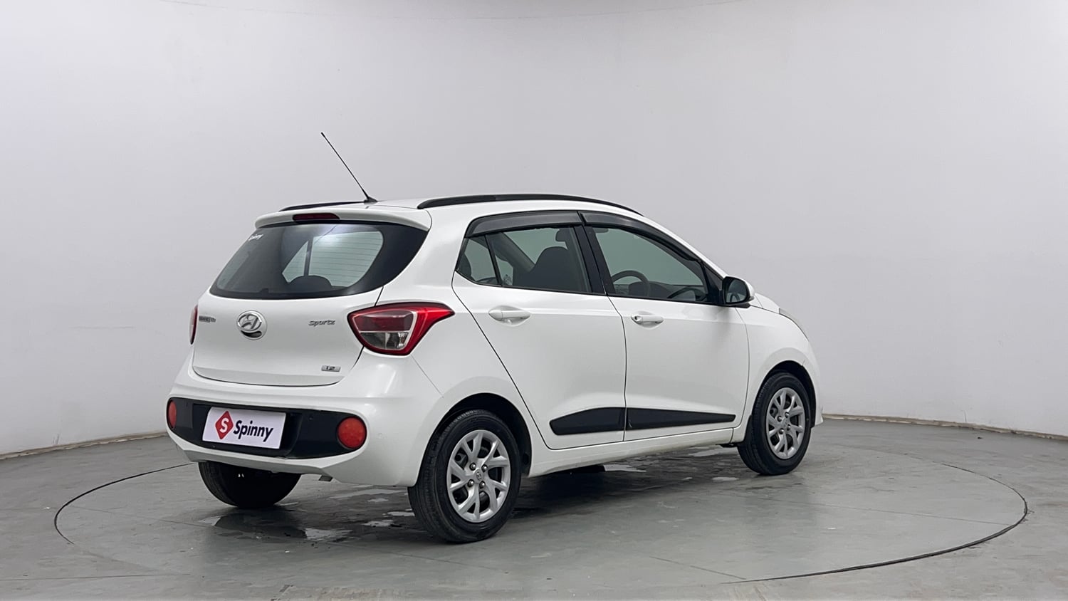 Used 2017 Hyundai Grand i10 Sportz (O) 1.2 Kappa VTVT Petrol Manual exterior RIGHT REAR CORNER VIEW