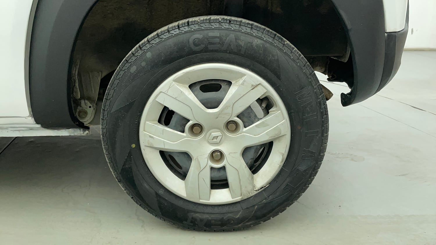 Used 2016 Renault Kwid RXT Petrol Manual tyres LEFT REAR TYRE RIM VIEW