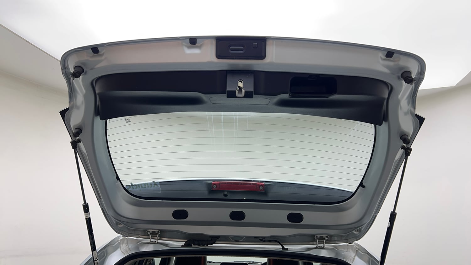 Used 2023 Toyota Glanza G AMT Petrol Automatic interior DICKY DOOR OPEN VIEW