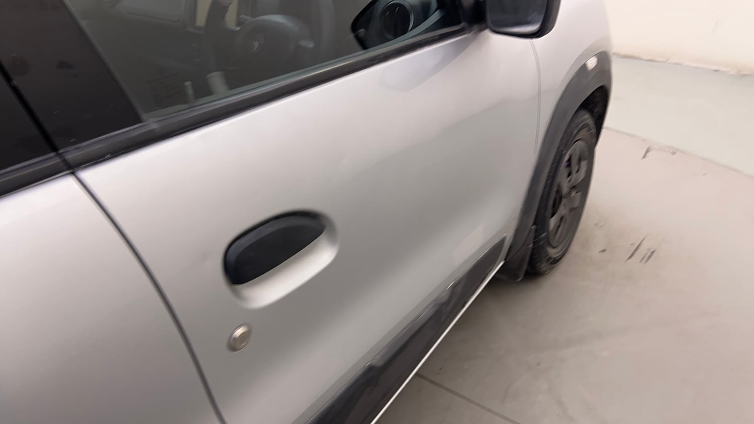 Used 2018 Renault Kwid 1.0 RXT AMT Petrol Automatic dents MINOR DENT