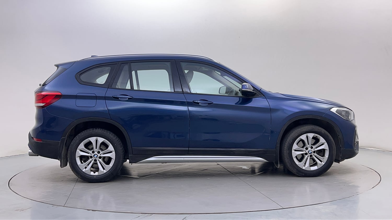 Used 2021 BMW X1 sDrive20d xLine Diesel Automatic exterior RIGHT SIDE VIEW