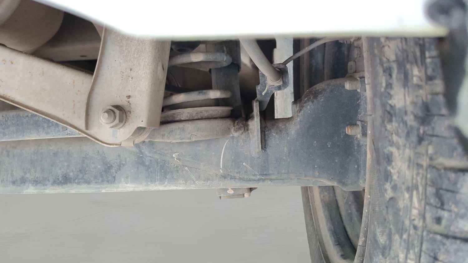 Used 2017 Hyundai Eon Magna + Petrol Manual extra REAR RIGHT UNDERBODY VIEW