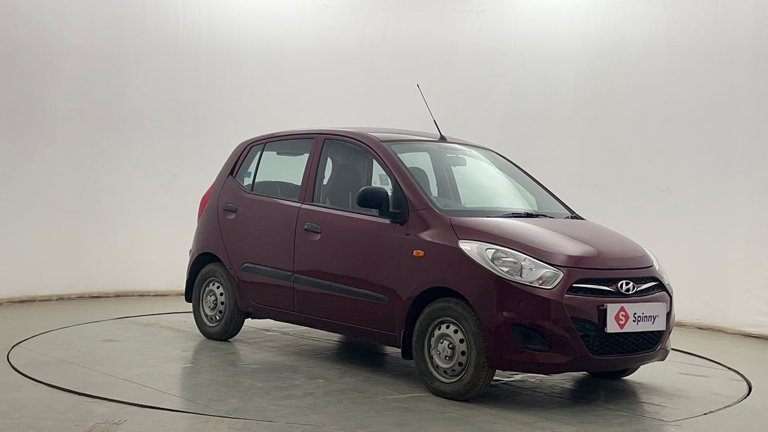Used 2015 Hyundai i10 Magna 1.1 iRDE2 Petrol Manual exterior RIGHT FRONT CORNER VIEW