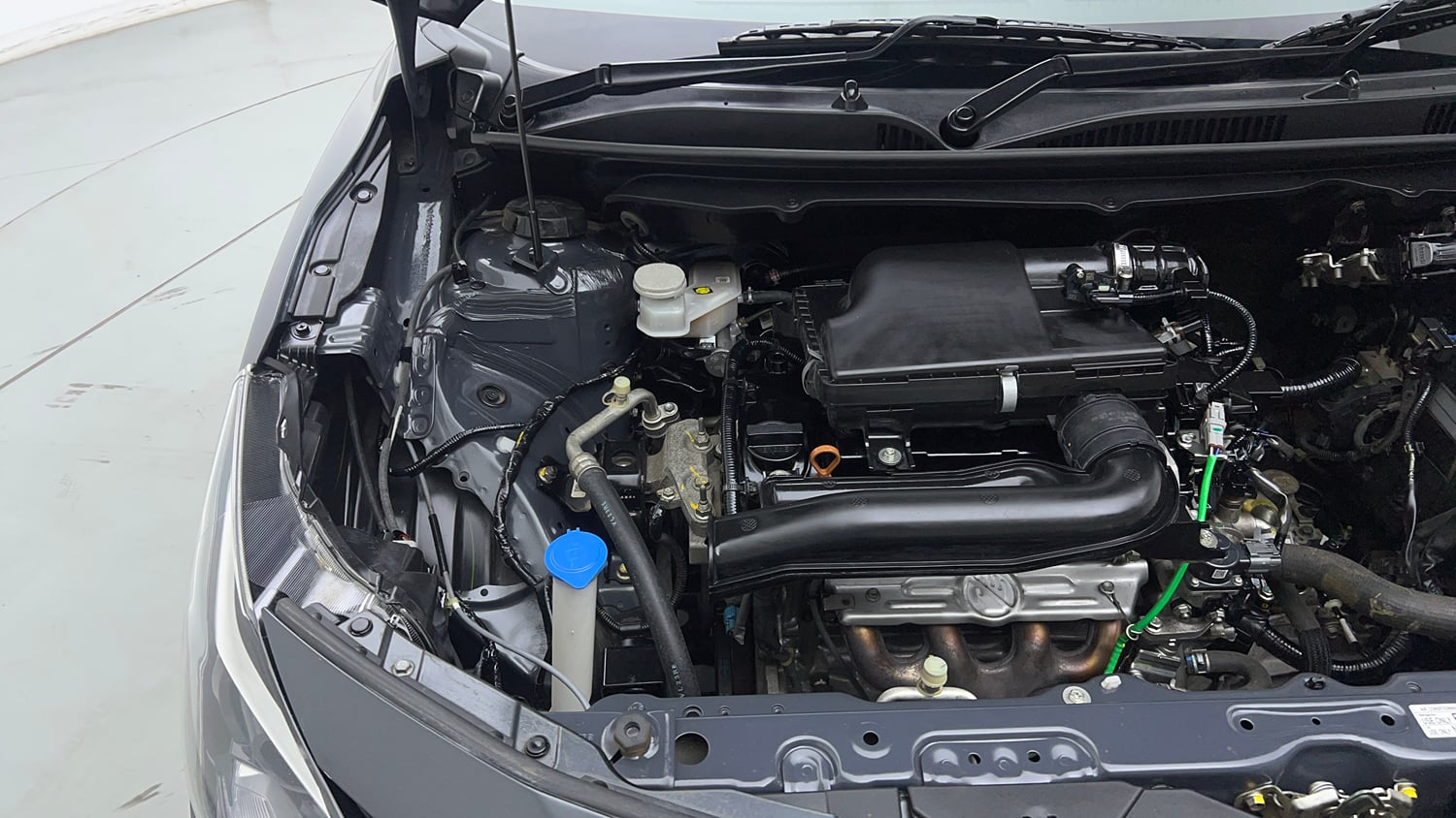 Used 2024 Maruti Suzuki Baleno Zeta MT Petrol Manual engine ENGINE RIGHT SIDE VIEW