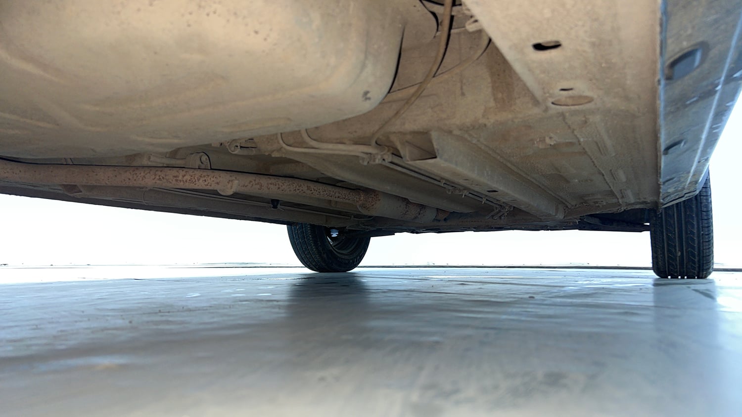 Used 2021 Renault Triber RXZ CNG (outside fitted) Cng Manual extra REAR RIGHT UNDERBODY VIEW