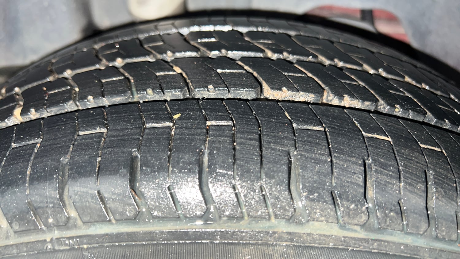 Used 2019 Ford Figo Titanium 1.2 Ti-VCT MT Petrol Manual tyres RIGHT REAR TYRE TREAD VIEW