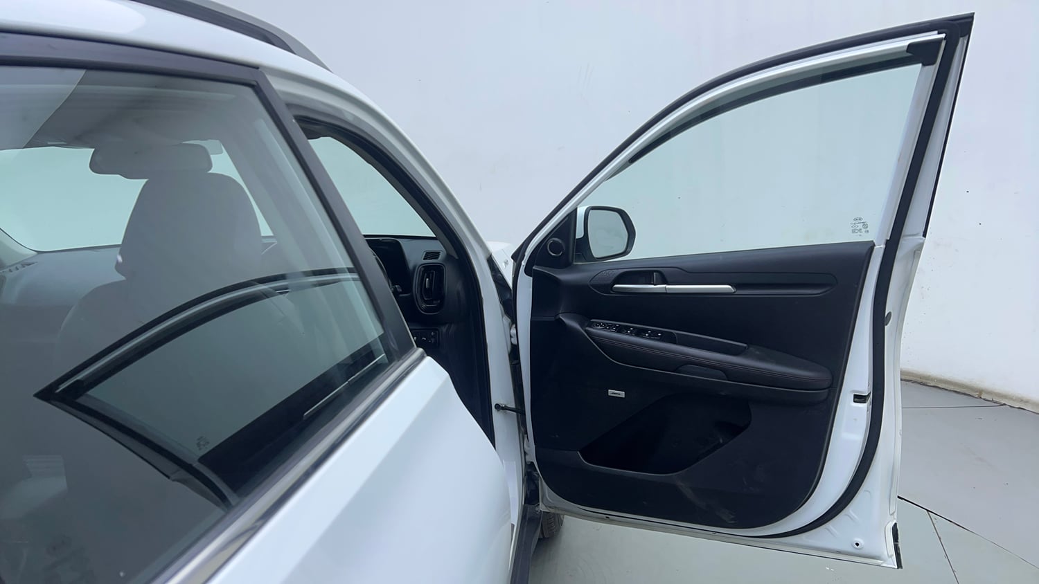 Used 2020 Kia Sonet GTX Plus 1.5 AT Diesel Automatic interior RIGHT FRONT DOOR OPEN VIEW