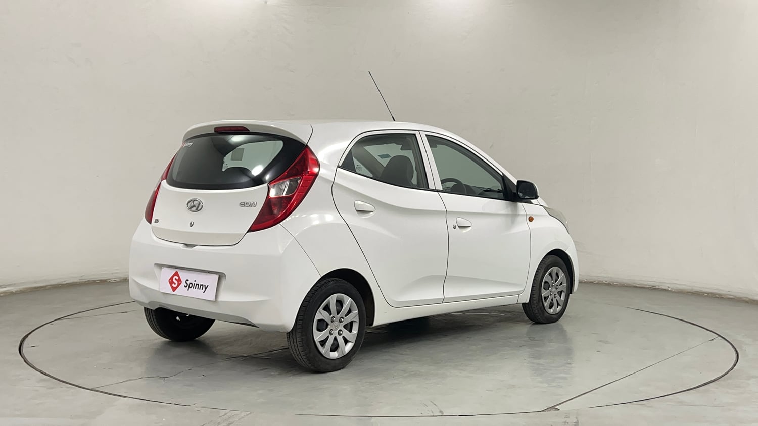 Used 2016 Hyundai Eon 1.0 Kappa Magna + (O) Petrol Manual exterior RIGHT REAR CORNER VIEW