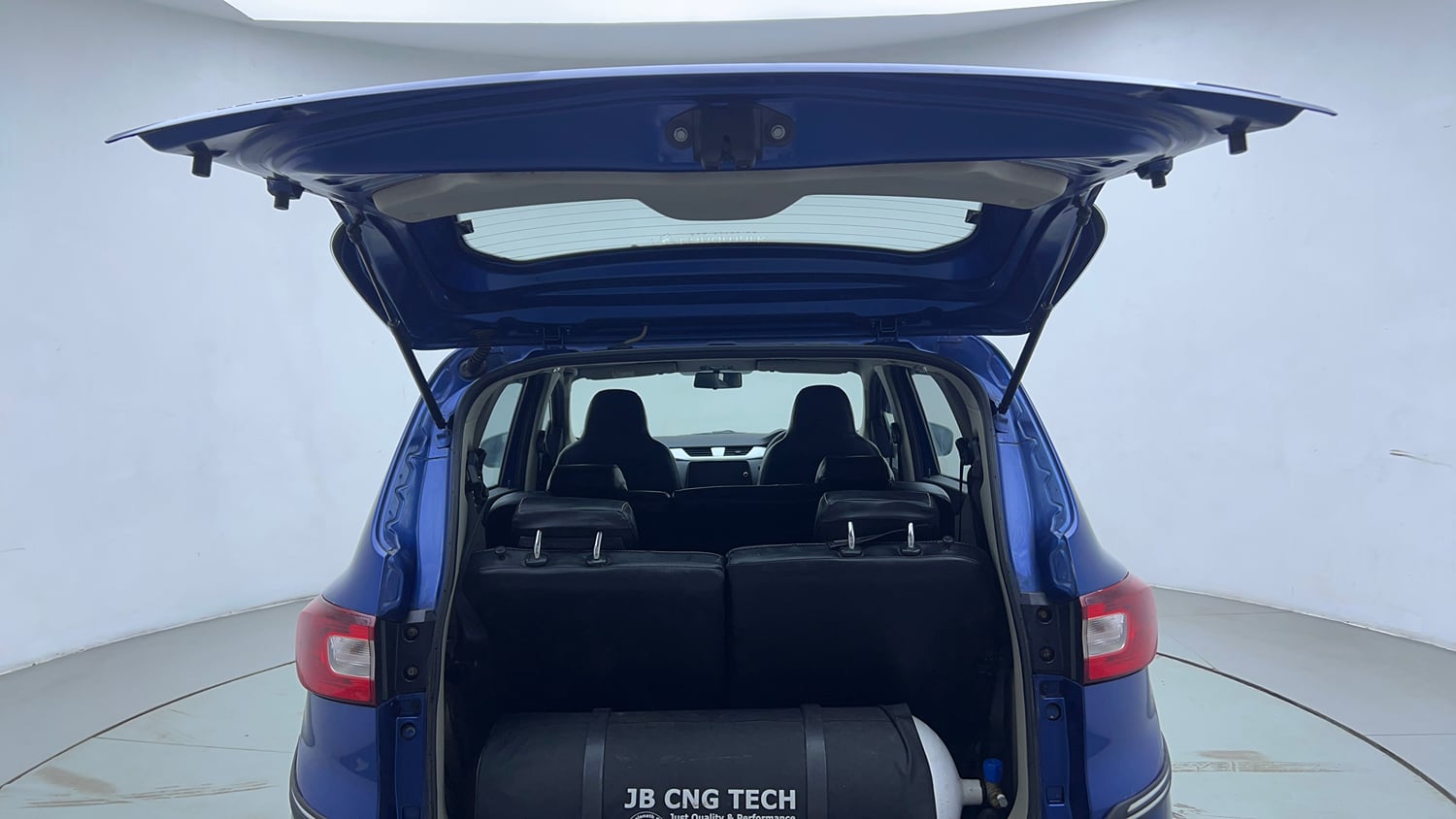 Used 2021 Renault Triber RXZ CNG (outside fitted) Cng Manual interior DICKY DOOR OPEN VIEW