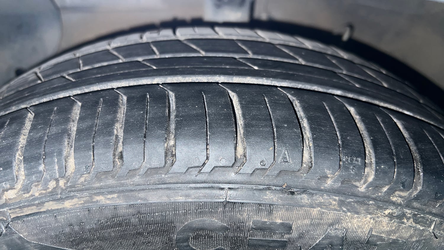 Used 2020 Hyundai Aura SX 1.2 Petrol Petrol Manual tyres LEFT FRONT TYRE TREAD VIEW