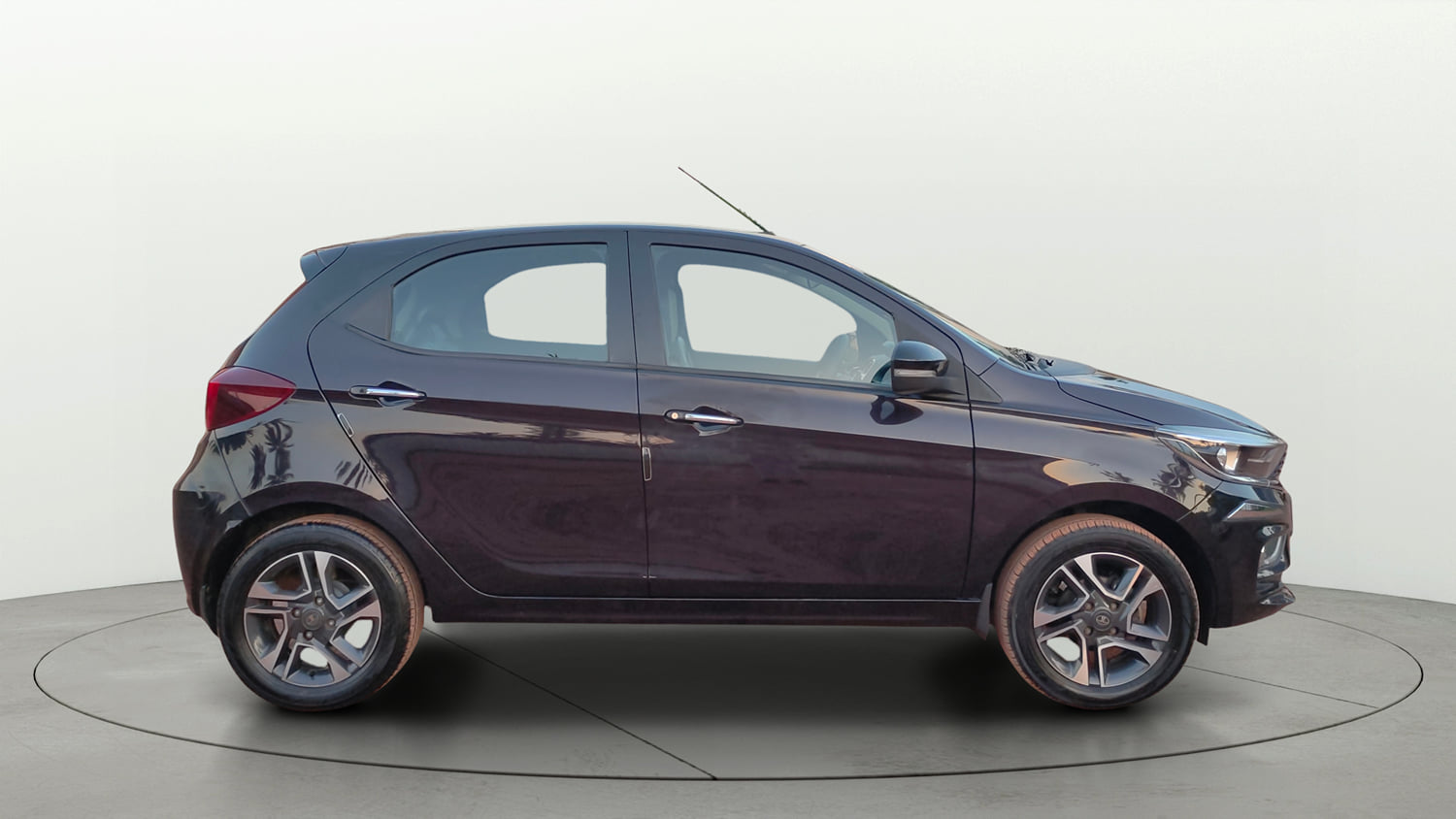 Used 2023 Tata Tiago XZA Plus Petrol Automatic exterior RIGHT SIDE VIEW