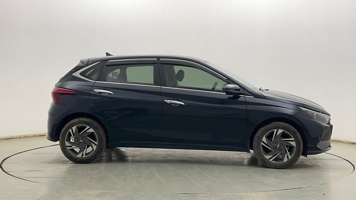 Used 2023 Hyundai i20 Asta 1.2 MT Petrol Manual exterior RIGHT SIDE VIEW