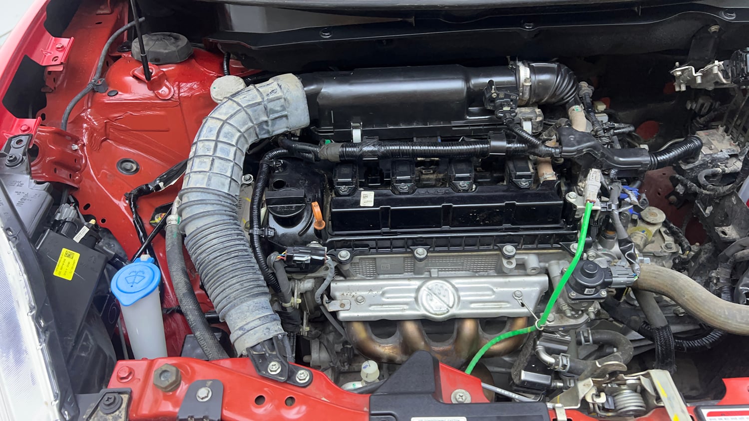 Used 2023 Maruti Suzuki Swift VXi Petrol Manual engine ENGINE RIGHT SIDE VIEW