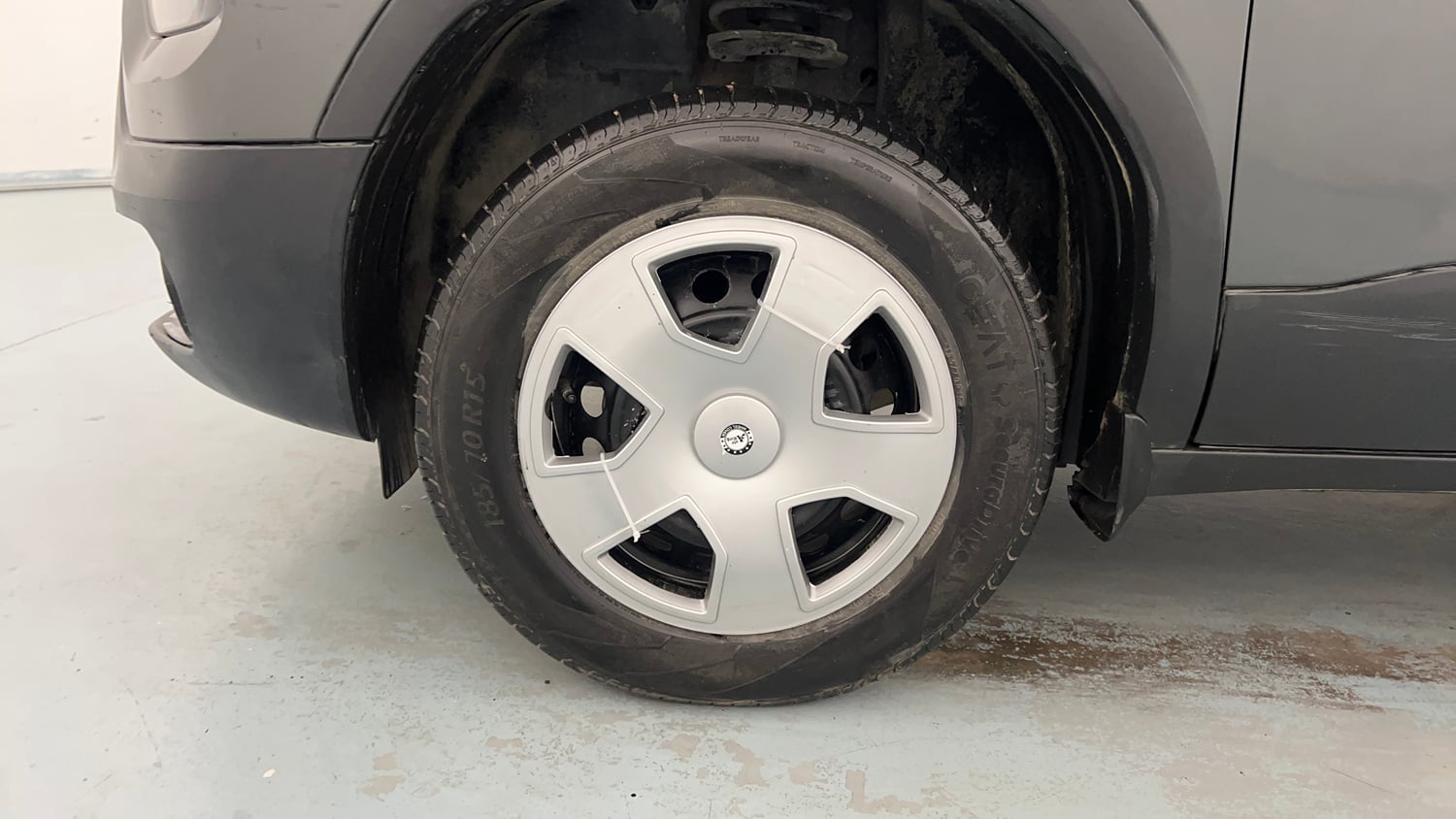 Used 2022 Tata Punch Pure MT Petrol Manual tyres LEFT FRONT TYRE RIM VIEW