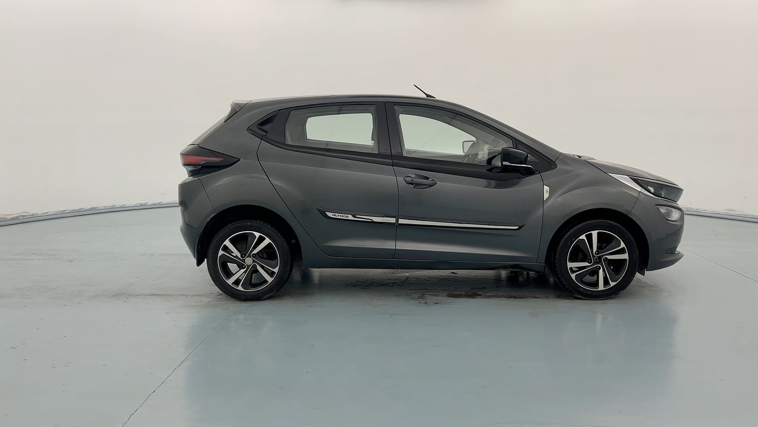 Used 2022 Tata Altroz XZ Petrol Petrol Manual exterior RIGHT SIDE VIEW