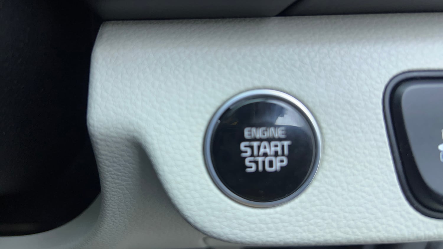 Used 2022 kia Seltos HTX 1.5 IVT Petrol Automatic top_features Keyless start