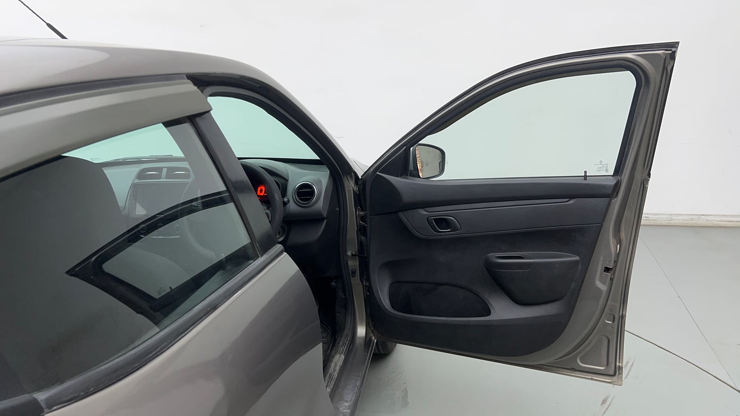 Used 2017 Renault Kwid 1.0 RXT Petrol Manual interior RIGHT FRONT DOOR OPEN VIEW