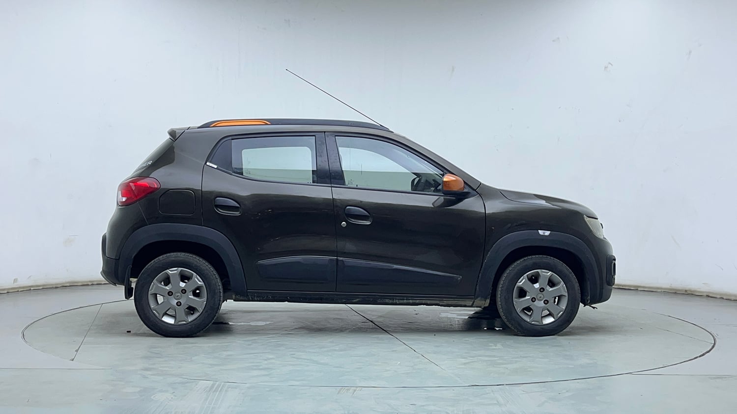 Used 2019 Renault Kwid CLIMBER 1.0 Petrol Manual exterior RIGHT SIDE VIEW