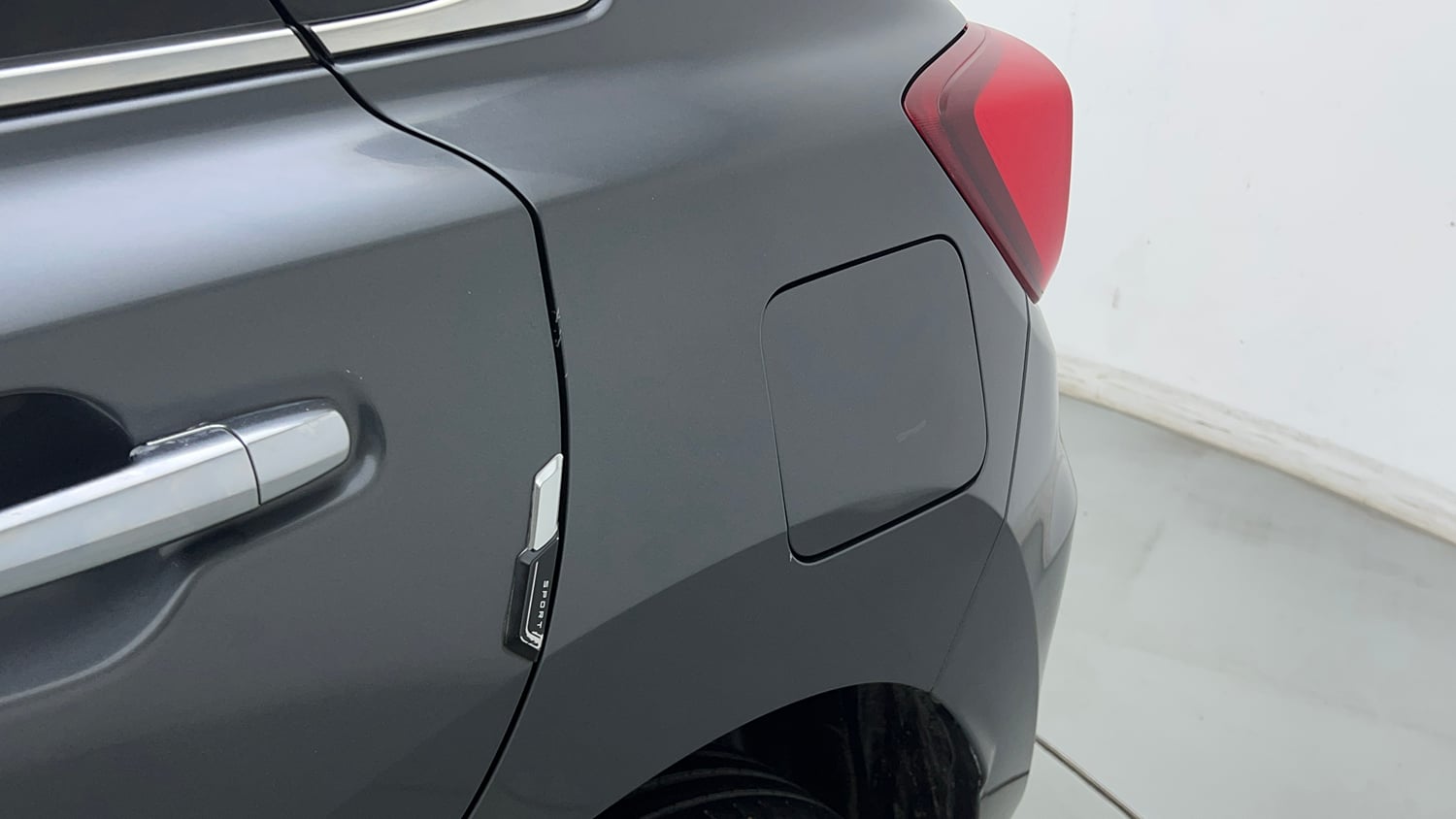 Used 2024 Maruti Suzuki Baleno Zeta MT Petrol Manual dents MINOR SCRATCH